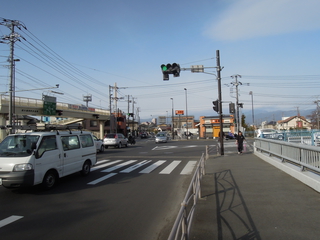 この交差点が神奈川県道72号の終点。右折すると神奈川県道72号へ