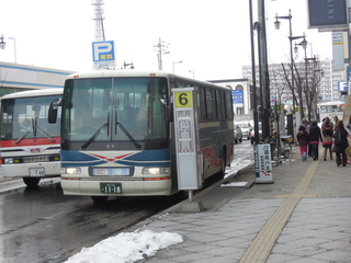 旭川駅前に停車するバス