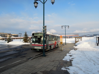 美唄駅前に停車するバス