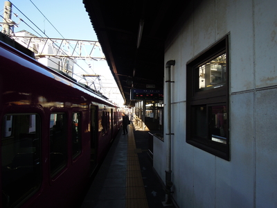 須ヶ口駅で名古屋本線から津島線へ乗り換え