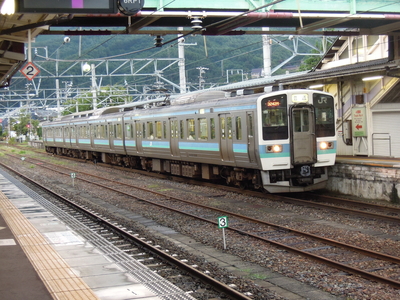 信濃大町から松本まで普通列車。約1時間