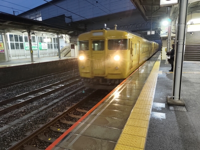 新下関駅からの列車