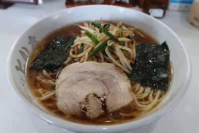 ネギ醤油そばを食べた。野菜が香ばしく味つけられていた