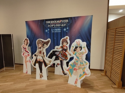 等身大パネルの展示（千葉出身組の4人）