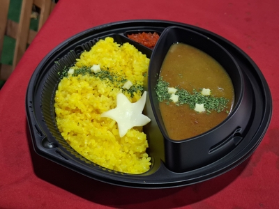 コラボの牛すじカレー