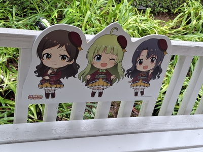 パルケエスパーニャの掲示（北沢志保・島原エレナ・高山紗代子）